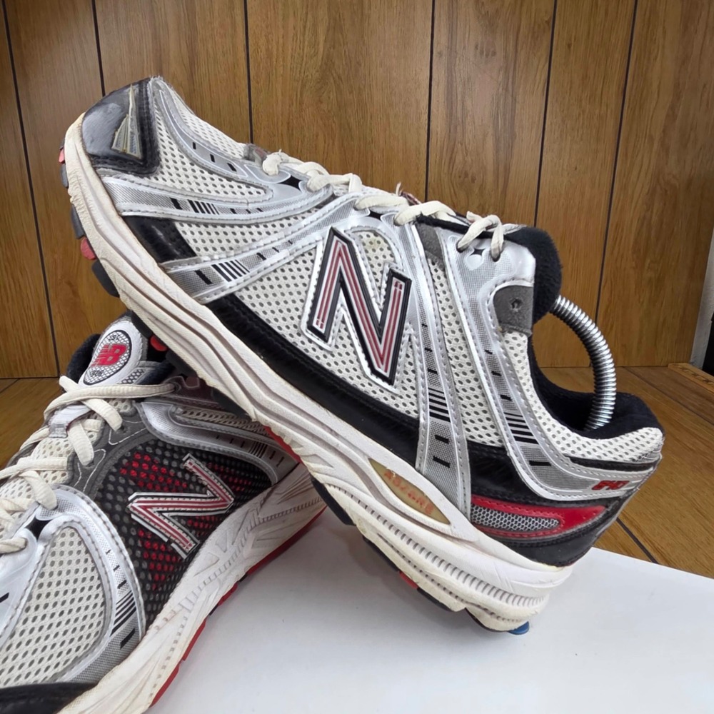 New Balance 840 MR840WR Mens Running Shoes Size 9 4E Wide Silver Black Red USA